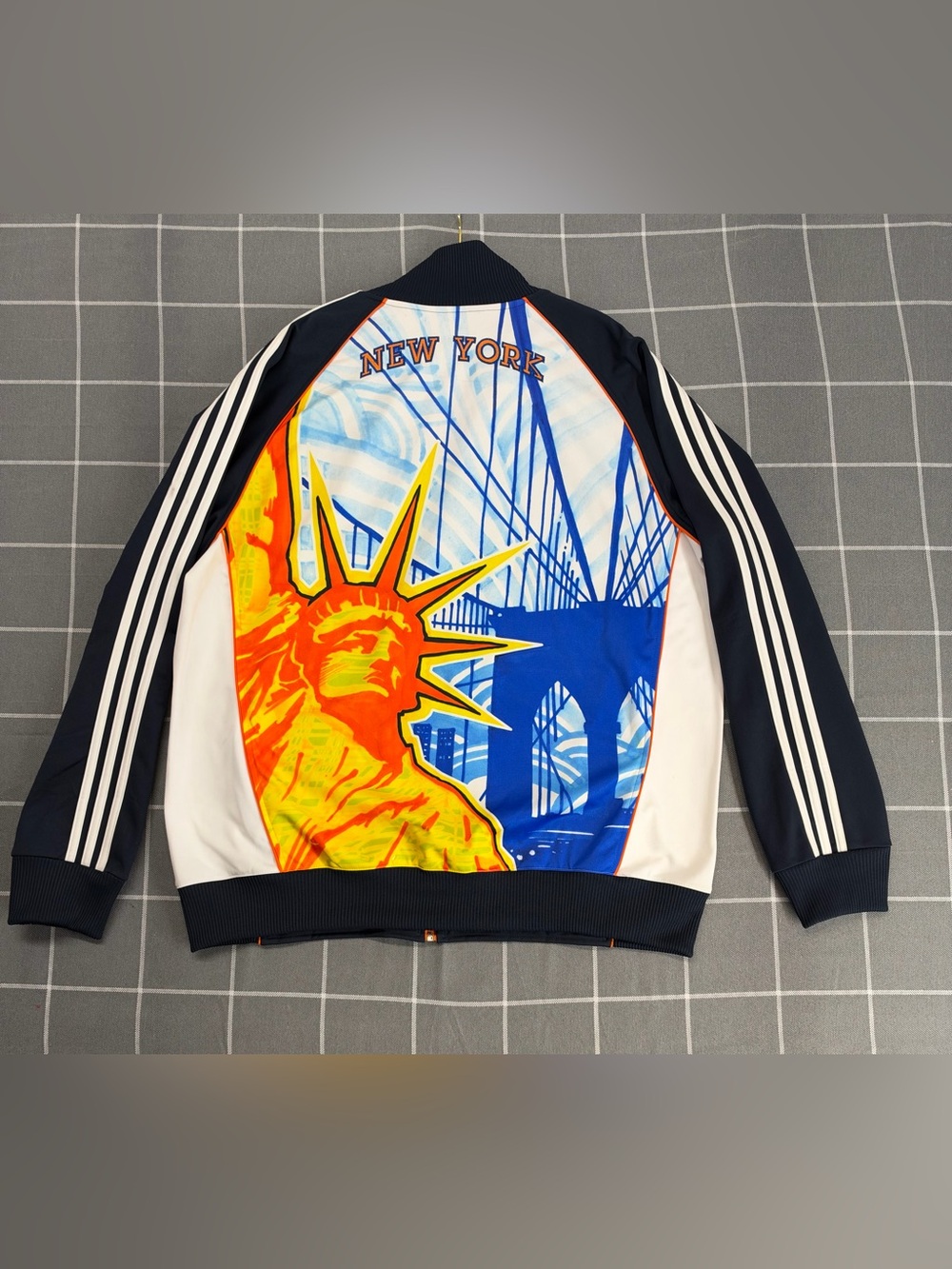 Adidas Back Logo New York City NYC Statue Of Liberty Track Jacket Size L Vintage